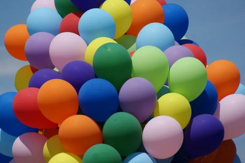 Girlandy z balonów - idealna dekoracja na różnego rodzaju okazje